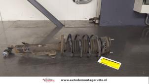 O180663 Gebruikte voorpoot links Mazda 2.