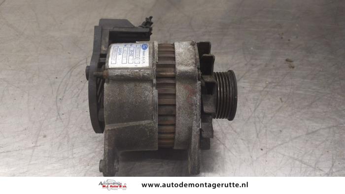 Gebruikte Dynamo Ford Sierra II 2.0 i (U9) Prijs op aanvraag aangeboden door Autodemontage M.J. Rutte B.V.