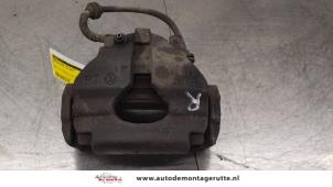 O180774 Gebruikte remklauw (tang) rechts-voor Volkswagen Transporter
