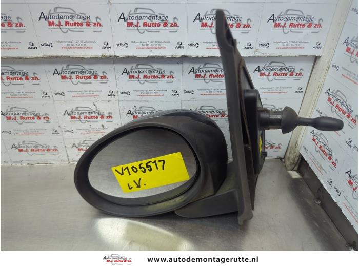 Gebruikte Spiegel Buiten links Peugeot 107 O180886