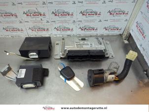 O180927 Gebruikte kontaktslot + computer Peugeot 107