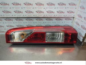 O180947 Gebruikte achterlicht rechts Opel Movano