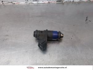 O180957 Gebruikte injector (benzine injectie) Volkswagen Polo