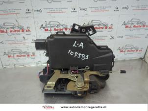 O180987 Gebruikte portierslot mechaniek 4deurs links-achter Volkswagen Golf