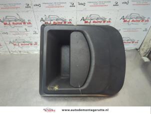 O181015 Gebruikte portiergreep 2deurs rechts Iveco Daily