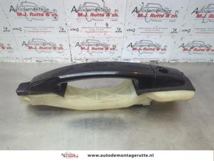 O181030 Gebruikte portiergreep 4deurs links-voor Chevrolet Captiva