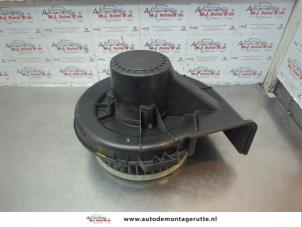 O181044 Gebruikte kachel ventilatiemotor Skoda Fabia