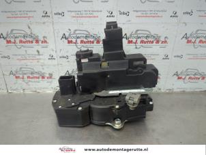 O181063 Gebruikte slotmechaniek portier 4deurs rechts-achter Chevrolet Captiva