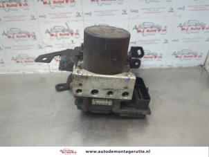 O181077 Gebruikte abs pomp Opel Movano