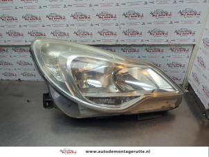 O181103 Gebruikte koplamp rechts Opel Corsa