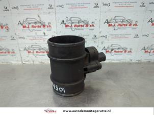 O181105 Gebruikte luchthoeveelheidsmeter Opel Corsa