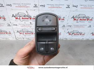 O181109 Gebruikte combischakelaar ramen Opel Corsa
