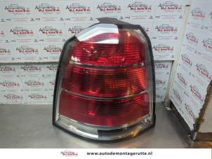 O181118 Gebruikte achterlicht links Opel Zafira