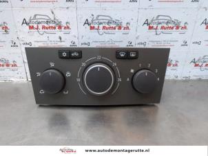 O181120 Gebruikte chaufage bedieningspaneel Opel Zafira