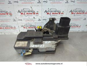 O181147 Gebruikte deurslot mechaniek 4deurs rechts-achter Volvo XC90