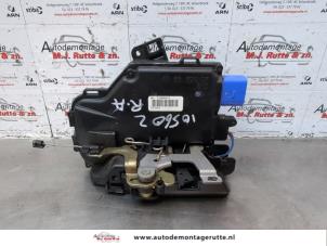 O181169 Gebruikte slotmechaniek portier 4deurs rechts-achter Volkswagen Golf