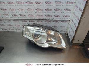 O181202 Gebruikte rechter koplamp Volkswagen Passat