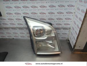 O181215 Gebruikte rechter koplamp Ford Transit