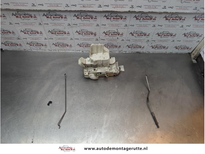 Gebruikte Deurslot Mechaniek 4Deurs links-voor Ford Mondeo O181255