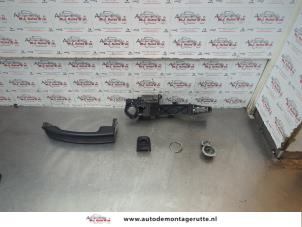 O181277 Gebruikte deurgreep 2deurs links Opel Movano