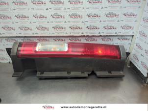 O181296 Gebruikte achterlicht links Opel Vivaro