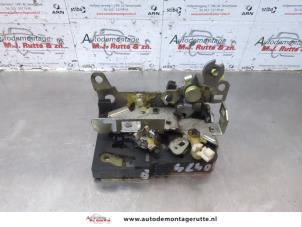 O181322 Gebruikte slotmechaniek portier 2deurs links Iveco Daily