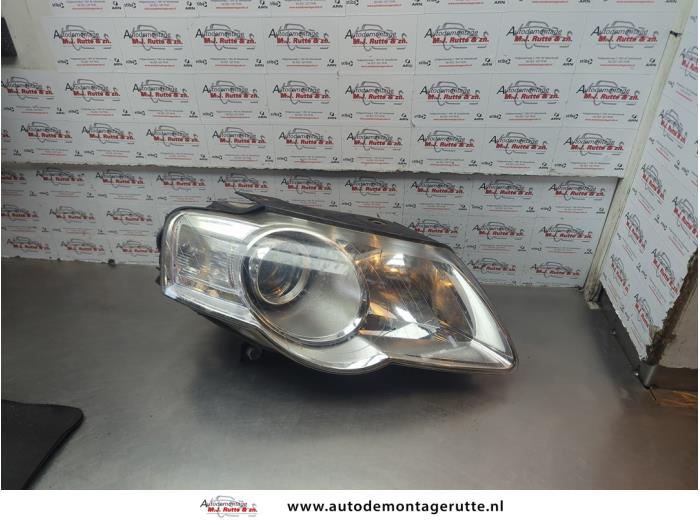 Gebruikte Koplamp rechts Volkswagen Passat O181385