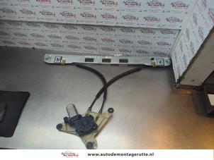 O181388 Gebruikte ruitmechaniek 2deurs rechts-voor Opel Movano
