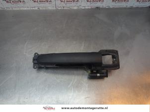 O181439 Gebruikte portiergreep 2deurs links Toyota Yaris