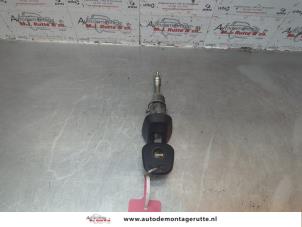 O181440 Gebruikte cilinderslot portier links Toyota Yaris