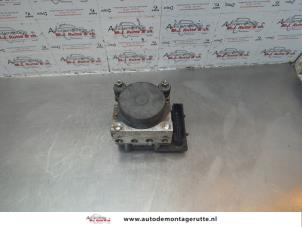 O181443 Gebruikte abs pomp Opel Corsa