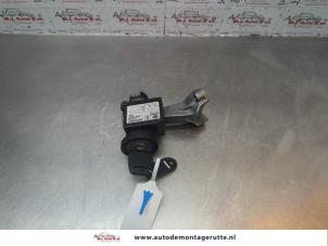 O181444 Gebruikte kontaktslot+sleutel Nissan Micra