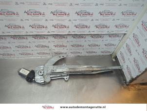 O181447 Gebruikte ruitmechaniek 2deurs links-voor Nissan Micra