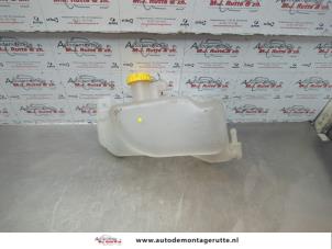 O181448 Gebruikte koelvloeistof reservoir Nissan Micra