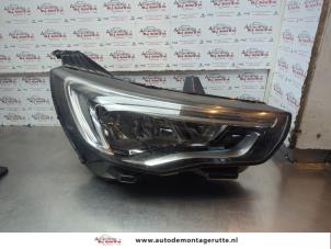 O181477 Gebruikte rechter koplamp Opel Grandland X
