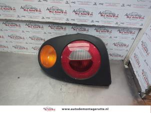 O181556 Gebruikte achterlicht links Renault Megane