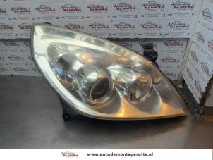 O181560 Gebruikte rechter koplamp Opel Vectra