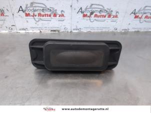O181567 Gebruikte schakelaar achterklep Renault Twingo