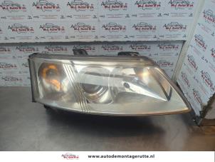 O181577 Gebruikte rechter koplamp Saab 9-3