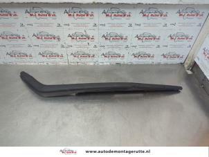 O181618 Gebruikte ruitenwisserarm achter Toyota Yaris