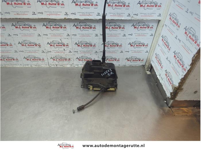 Gebruikte Deurslot Mechaniek 4Deurs rechts-achter Renault Laguna O181642