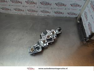 O181655 Gebruikte fitting achterlicht links Peugeot 307
