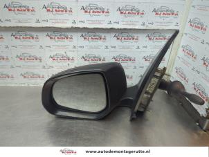 O181695 Gebruikte spiegel buiten links Nissan Pixo