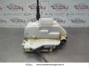 O181734 Gebruikte slotmechaniek portier 4deurs links-voor Citroen C3