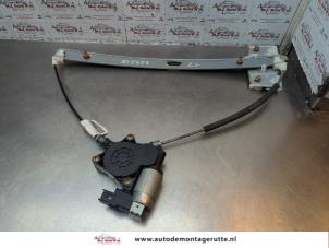 O181766 Gebruikte raammechaniek 4deurs links-voor Mazda 2.