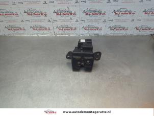 O181832 Gebruikte slotmechaniek achterklep Kia Cee'D