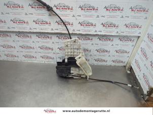 O181835 Gebruikte slotmechaniek portier 4deurs links-achter Kia Cee'D