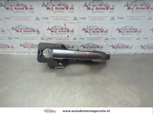 O181838 Gebruikte portiergreep 4deurs links-voor Kia Cee'D