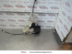 O181851 Gebruikte portierslot mechaniek 4deurs rechts-achter Kia Cee'D