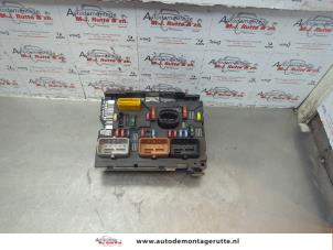 O181869 Gebruikte zekeringkast Peugeot 207